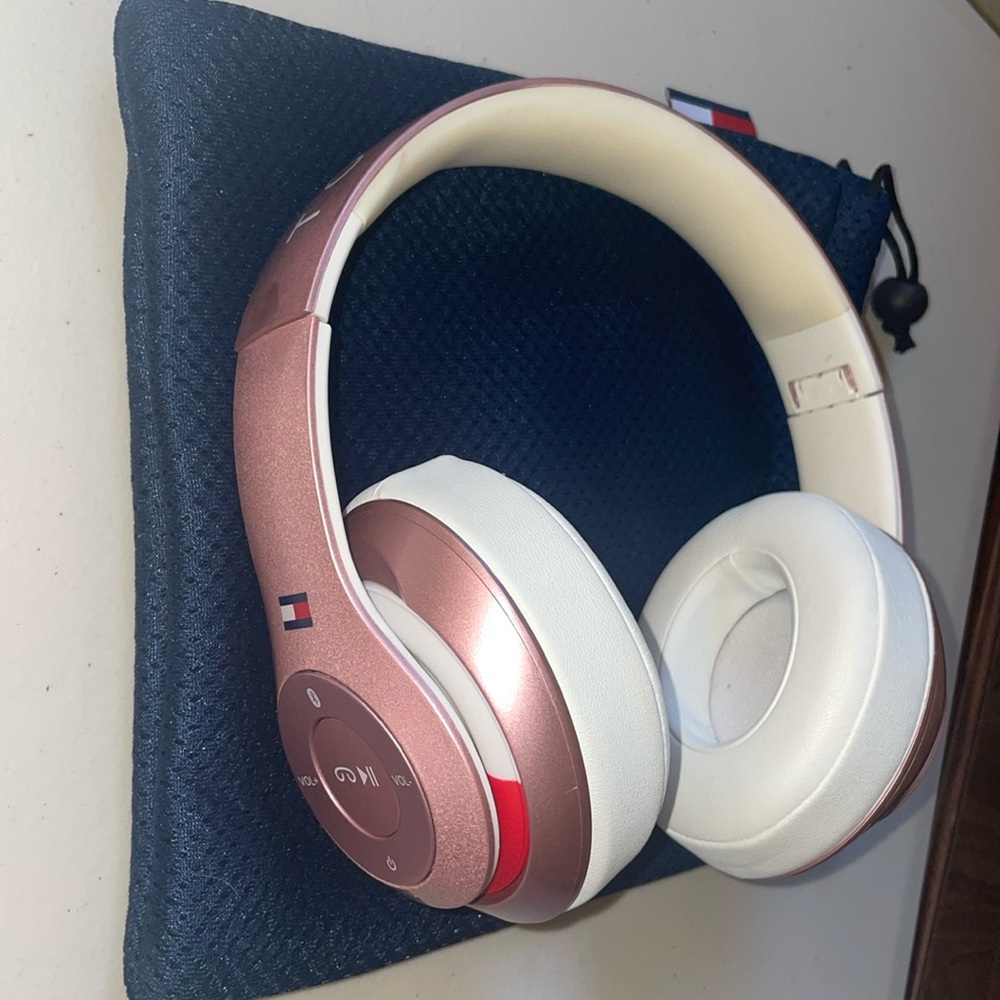Tommy Hilfiger headphones